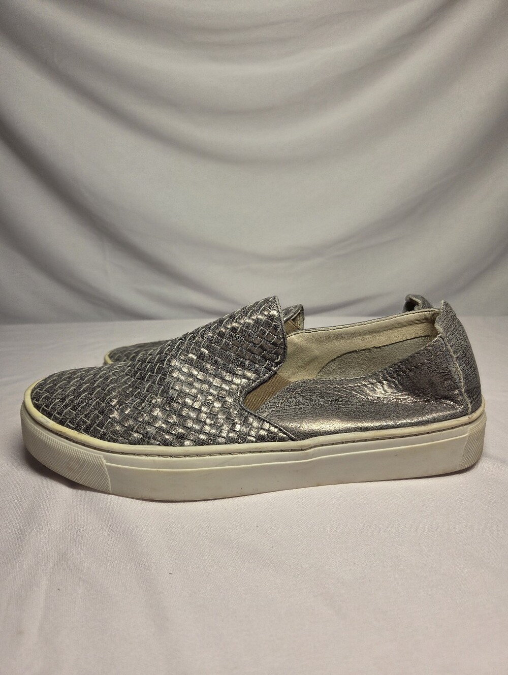THE FLEXX  women’s gray leather woven slip on sneakers size 7.5
